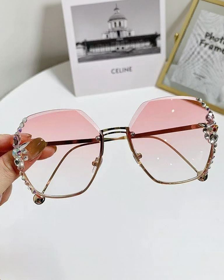 Trendy Rhinestone Oversized Lenses Face-Slimming Sunglasses