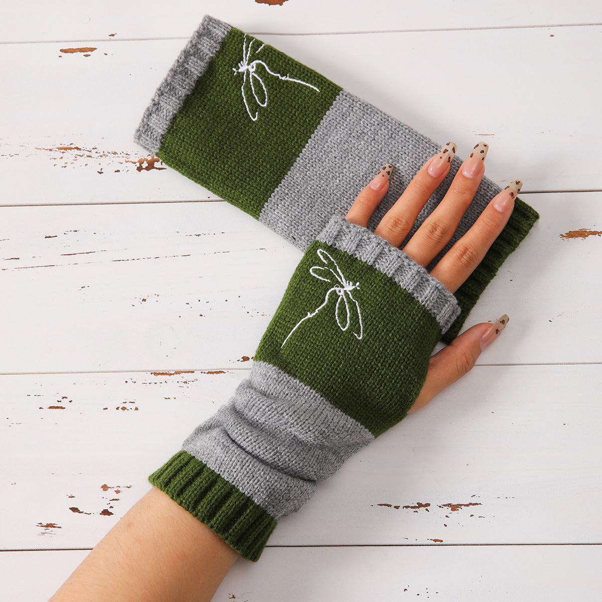 Winter Women's Knitted Gloves Fashion Warm Stitching Embroidered Gloves Women
