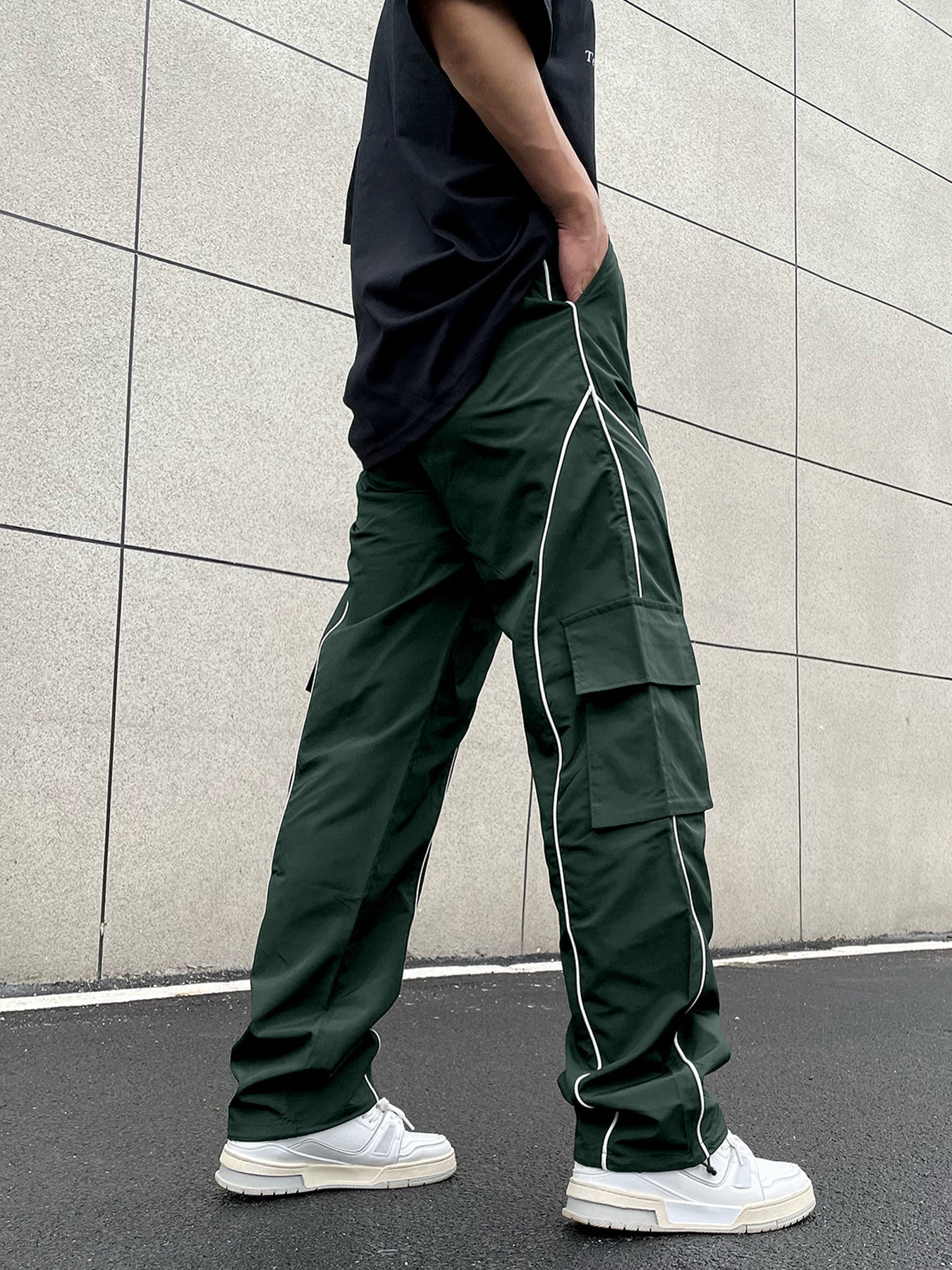 Men's Loose Letter Patched Contrast Binding Pocket  Cargo Pants