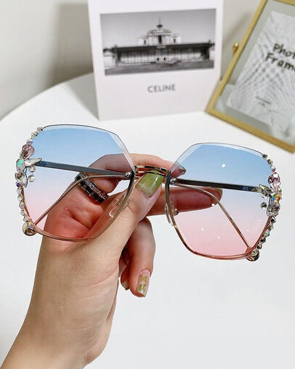 Trendy Rhinestone Oversized Lenses Face-Slimming Sunglasses