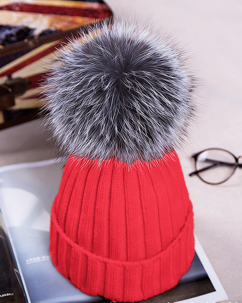 Oversized Pom-Pom Woolen Knitted Beanie