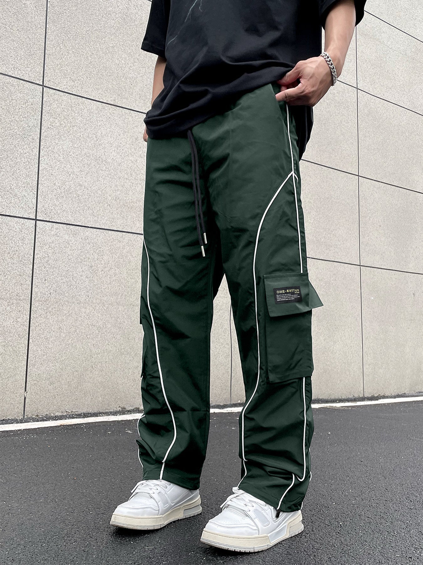Men's Loose Letter Patched Contrast Binding Pocket  Cargo Pants